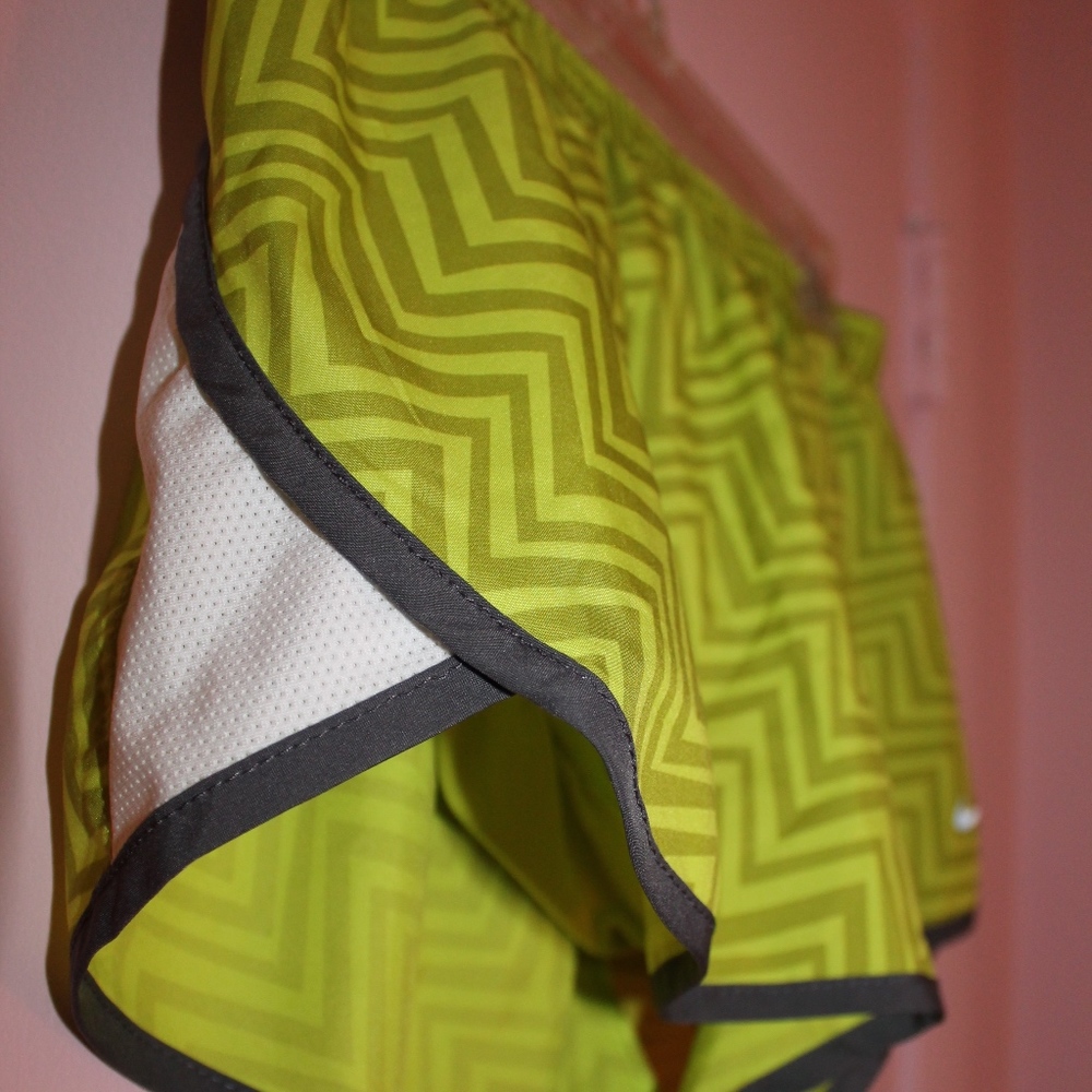 DRI - FIT Nike Running Shorts - Picture 5 of 7